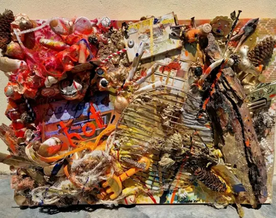 „Hot/Heiss/Quente“ heißt dieses Werk von Manuela Klein.